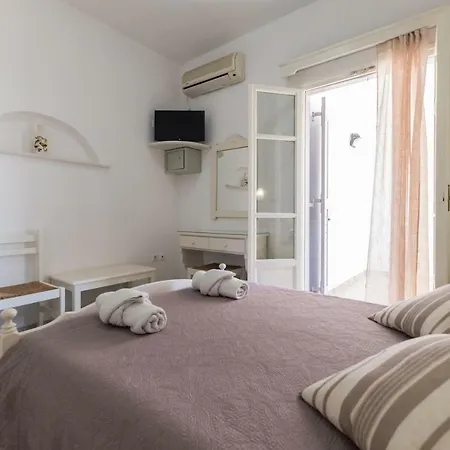 Joseph Naousa (Paros)